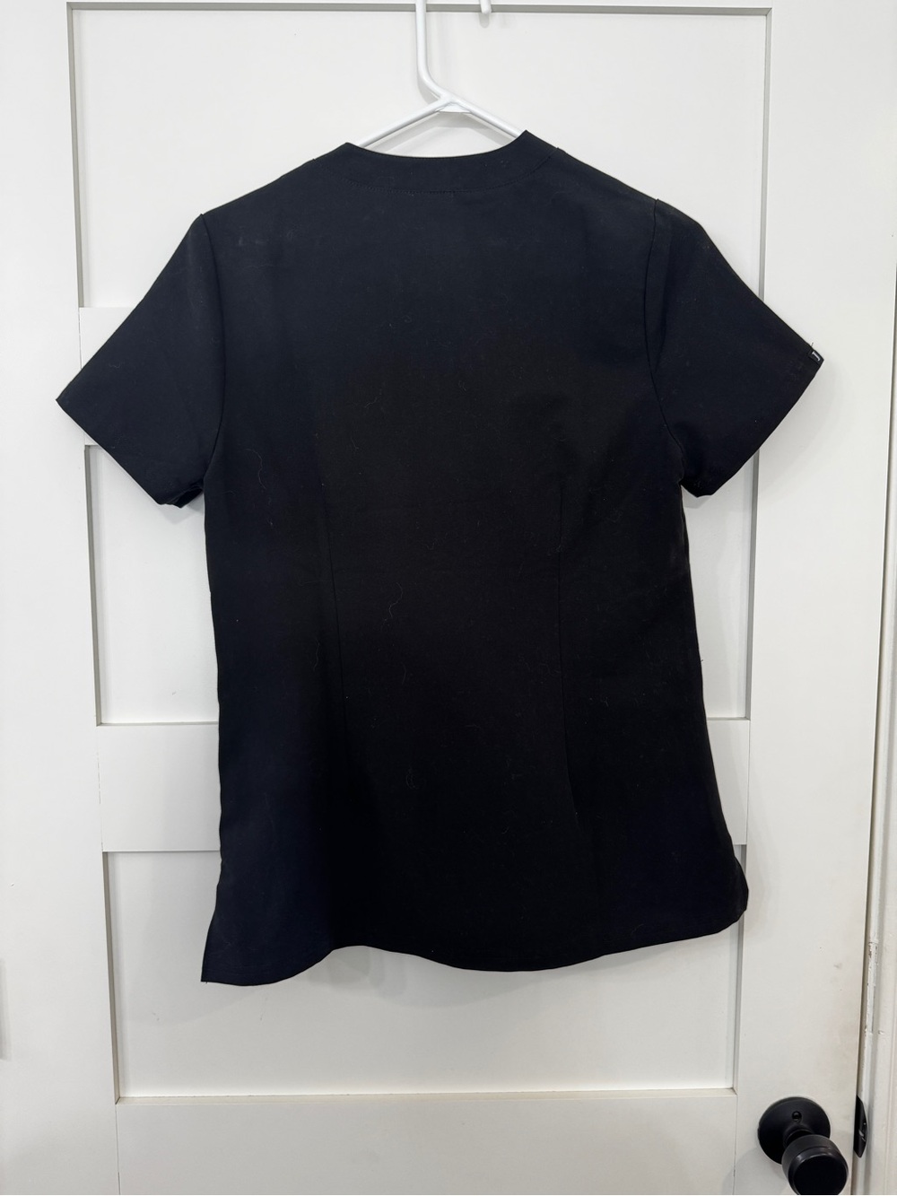 Jaanuu Black V-Neck Short Sleeve Scrub Top and matching joggers - Picture 2 of 4